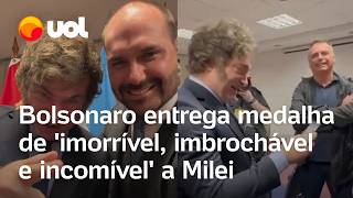 Milei recebe medalha de imorrível imbrochável e incomível durante encontro com Bolsonaro vídeo [upl. by Annawyt]