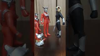 ただただウルトラマンレオ軍団がやってきた！ Shorts ultraman ウルトラマンレオ ＃ソフビ [upl. by Tniassuot]