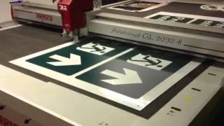 Aristo Cutting Table using camera and knife cutting dibond [upl. by Ellehcsor345]