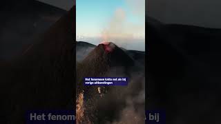 De bekende vulkaan Etna spuwt weer vuur [upl. by Idnahc]