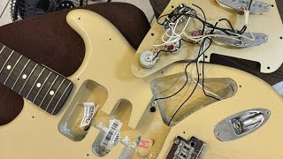 Fender stratcaster mod middle and bridge pickups in series test [upl. by Kcirdnekel68]