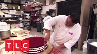 Die Hohe Kunst des Backens Eine Hochzeitstorte für die Familie  Cake Boss  TLC Deutschland [upl. by Cerys458]