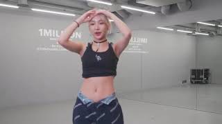 EMMA SONG엠마 Choreography Tutorial live  Snack by Ms Bank [upl. by Chui]