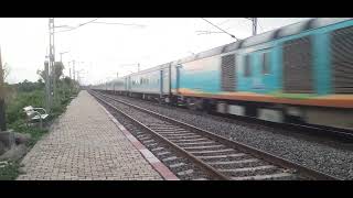 WELCOME BACK MOST POPULAR VIDEO OFMAKE BUY THIS VIDEO NEW VIDEO Shatabdi Express station crossing [upl. by Hgierb]