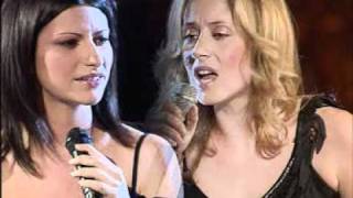 Lara Fabian et Laura Pausini  La solitudine Dolce Italia 22082002 HQ [upl. by Hecker]