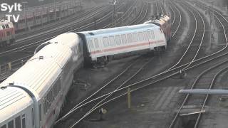 Auf Sylt springen die Lok und 3 Waggons eines Intercity aus den Gleisen [upl. by Ainirtac]