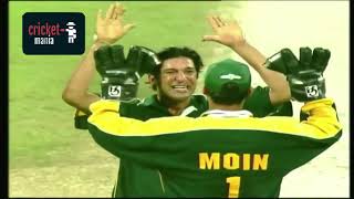 Wasim Akram Sets Up Top Batsmen of His Era With Bowling Masterclass Best Swing Bowling [upl. by Adim206]