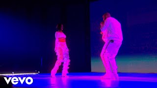 Rihanna  Work  Live at The BRIT Awards 2016 ft Drake [upl. by Albrecht]