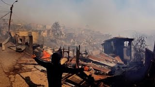 Huge wildfire burns homes in Valparaiso Chile [upl. by Lindblad]