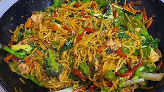 Chicken Lo Mein quick easy and delicious [upl. by Georgina]