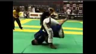 JiuJitsu Epicness Roger Gracie breaks Jacares arm GRAPPLERSPLANETCOM [upl. by Chapa]