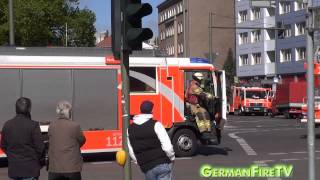 Hochhausbrand  Straße der Pariser Kommune  Friedrichshain [upl. by Debbie]