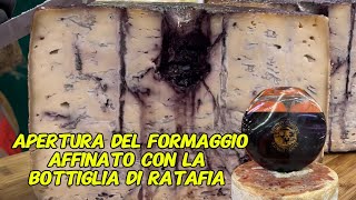 Il formaggio affinato con la bottiglia di Ratafia Abruzzese [upl. by Juanita]