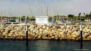 Yachthafen Grömitz Hafen hinaus Fahrt segeln auf der Ostsee [upl. by Pember]