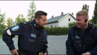 Onko tässä Poliisin hulvattomin tehtävä koskaan [upl. by Ludmilla127]