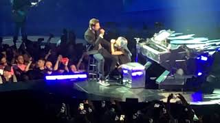 Lady GaGa Bradley Cooper Live Shallow Las Vegas [upl. by Stephine6]