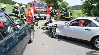 Zusammenstoß bei KorbachEppe Drei Verletzte Rettungshubschrauber [upl. by Wilda733]