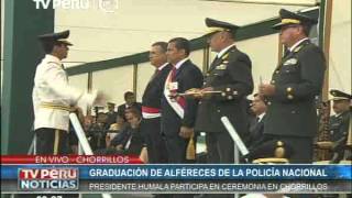 Nuevos alféreces de la PNP recibieron espadas de honor de manos del Presidente Humala [upl. by Reagan]