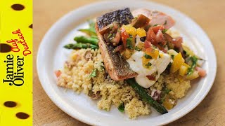 Gebratener Lachs mit TomatenCouscous  Jamie Oliver auf Deutsch [upl. by Forelli]