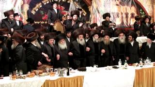 Simchs Beis Krula Headtable Dance at the Chassuna Admor MKretchnof dancing [upl. by Leanna]