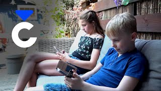 Mobiele telefoons voor kinderen  Tips Consumentenbond [upl. by Ellecrag789]