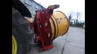 Teagle Tomahawk 4040 Bale Shredder Bedder [upl. by Arait683]