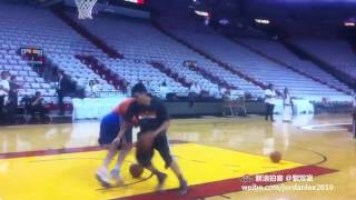 林書豪Jeremy Lin 20120428美航球館一對一練習 [upl. by Hpejsoj678]