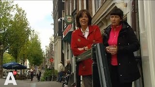 22 aanhoudingen de Wallen dweilen met de kraan open [upl. by Cyma]