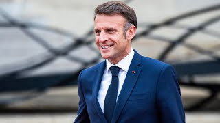 À Brégançon Emmanuel Macron planche sur la nomination du futur Premier ministre [upl. by Henryk]