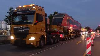 Schwertransport eines Regionalzugs zur Feuerwehrschule in Lappersdorf [upl. by Tterraj]