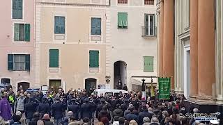 Dolceacqua picchetto donore al funerale dellispettore della Polfer Paolo Rossi [upl. by Aihtiekal]