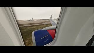 B737 Landing into Denver cabin view [upl. by Blinnie]