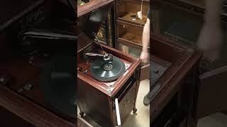 Victor Mahogany Antique Victrola Record Player Phonograph VVXI amp Records [upl. by Nhguaved]