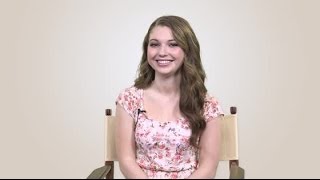 Sammi Hanratty On Her New Movie Moms Night Out  Splash News TV  Splash News TV [upl. by Pengelly]