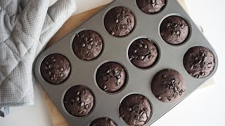 Easy Chocolate Chip Muffin Recipe 巧克力杯子蛋糕 【湿润版本】 简单巧克力玛芬蛋糕食谱做法 [upl. by Charlotte]