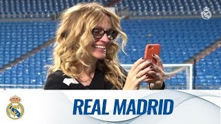 Check out Julia Roberts Bernabéu experience [upl. by Giacobo]