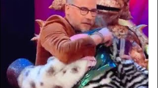 The masked singer mega Panne beim Finale Zebra verliert die Maske themaskedsinger ￼ [upl. by Khano387]