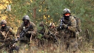 EGBKräfte der Fallschirmjäger üben für den Einsatz  Bundeswehr [upl. by Jaye]