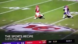 Damien Williams 91 yard touchdown run Tyreek Hill outruns him Crazy speed Chiefs vs Vikings [upl. by Ardnat]