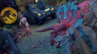 NASUTOCERATOPS Jurassic World Evolution inspired MOD Hasbro Triceratops [upl. by Giuseppe]