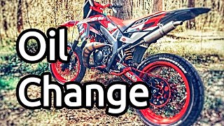 Does a 2Stroke need and oil change  Aprilia RX 50 Oil Change Tutorial [upl. by Lupee]