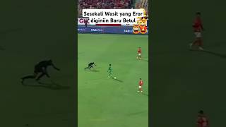 Wasit Bahrain diginiin baru betulHahaha football sepakbola soccerplayer [upl. by Asyen435]