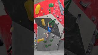 v5🟢 at Crux Boisbriand bouldering climbing boulderinggym climb boulder climber Crux [upl. by Aihsak]