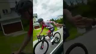 Une technique controversée 🤔 cyclisme sports sportsbike [upl. by Aihsotal332]