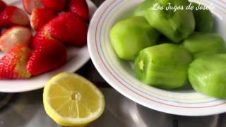 JUGO DE FRESAS CON KIWI  ANTIOXIDANTE  NUTRITIVO [upl. by Ellan266]