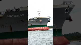 This bulk carrier vessel foryou ship shipengine viralvideo tugboat shipping watercrsailing [upl. by Yentuoc]