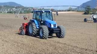 New Holland TL90a seminatrice Gaspardo quotNINAquot 2012 [upl. by Allesig213]