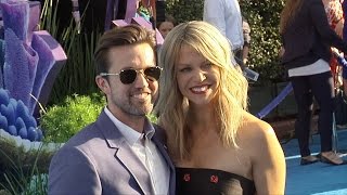 Kaitlin Olson amp Rob McElhenney quotFinding Doryquot Premiere Blue Carpet [upl. by Cohleen]