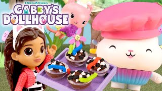 😻 Cakey Cats Fairy Garden Party Treats 🧁  GABBYS DOLLHOUSE TOY PLAY ADVENTURES [upl. by Lemra]