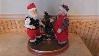 Gemmy Santa Claus amp Mrs Santa Dancing and Singing Christmas Decoration [upl. by Wanyen]